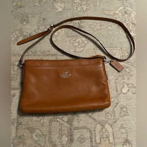 Coach crossbody bag in tan. GUC.
